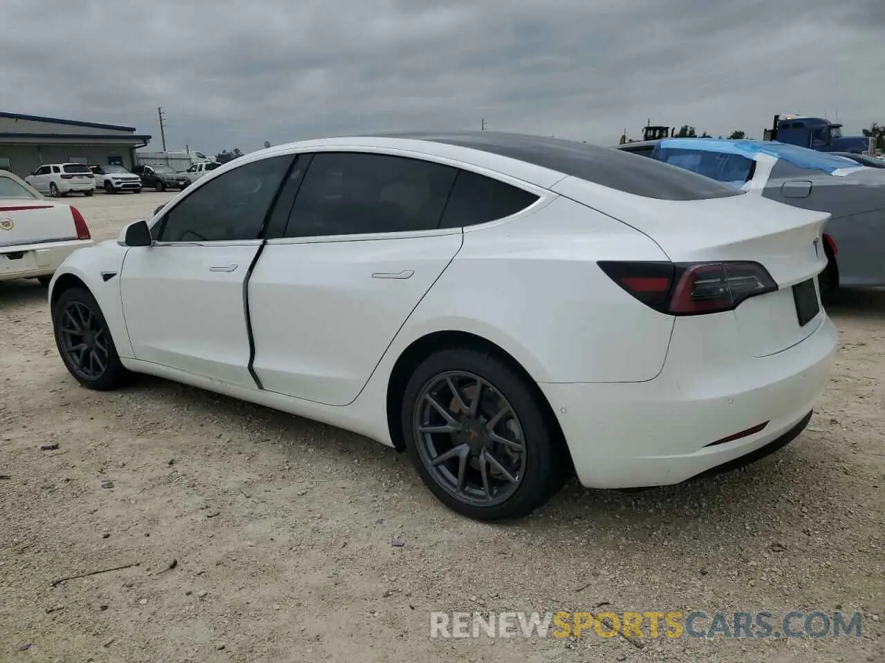 2 Photograph of a damaged car 5YJ3E1EA2LF504772 TESLA MODEL 3 2020