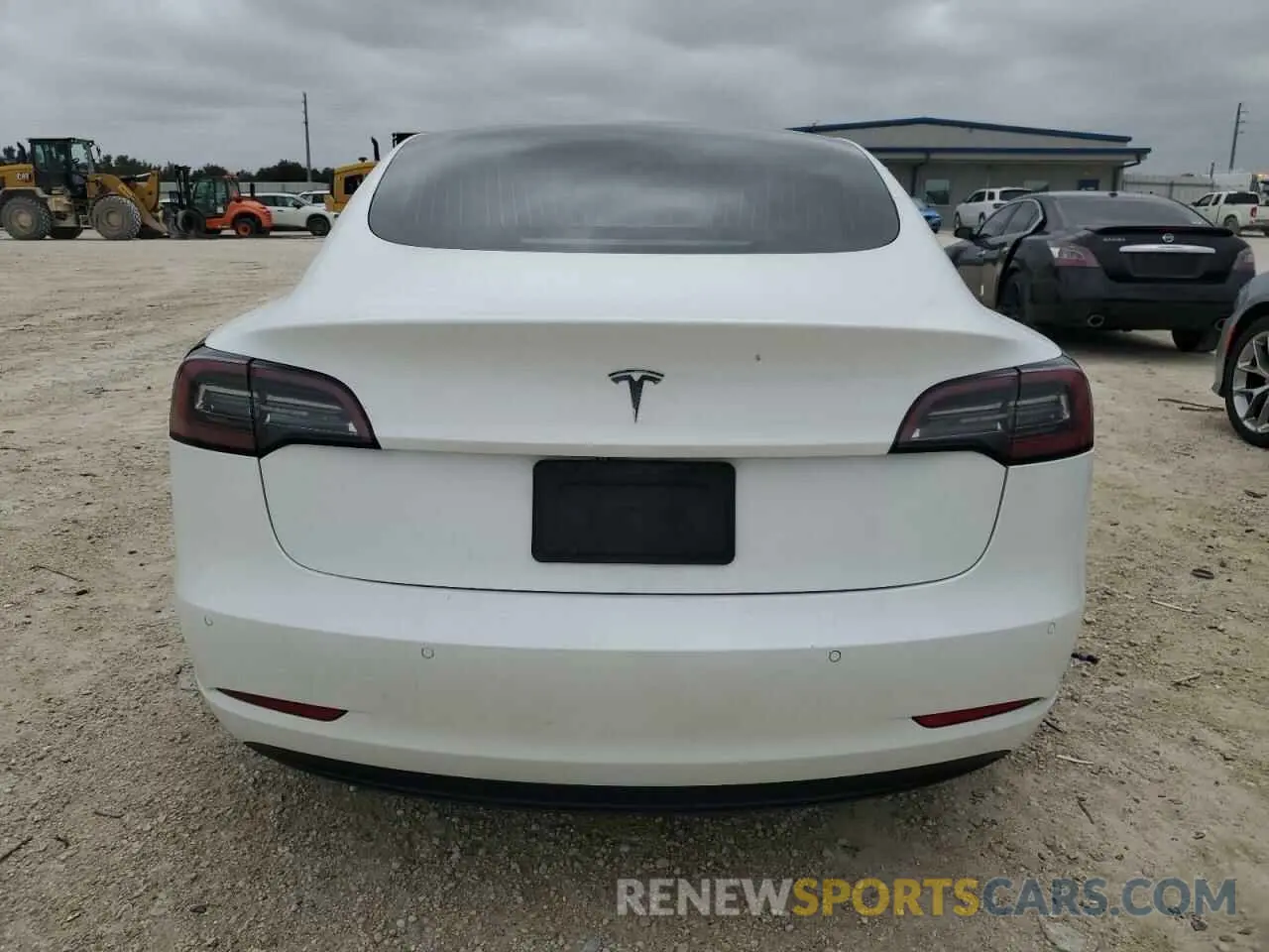 6 Photograph of a damaged car 5YJ3E1EA2LF504772 TESLA MODEL 3 2020