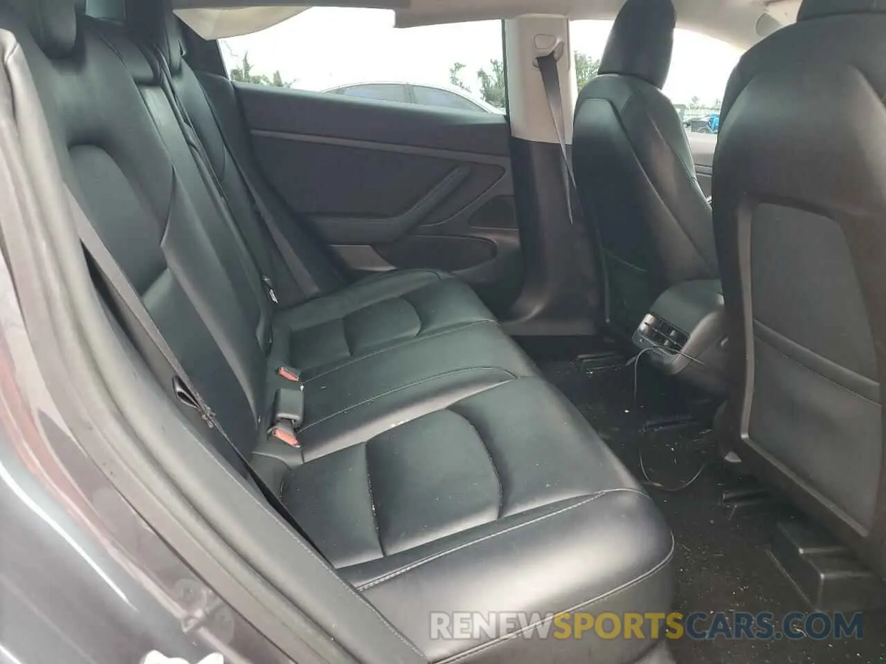 10 Photograph of a damaged car 5YJ3E1EA2LF598328 TESLA MODEL 3 2020