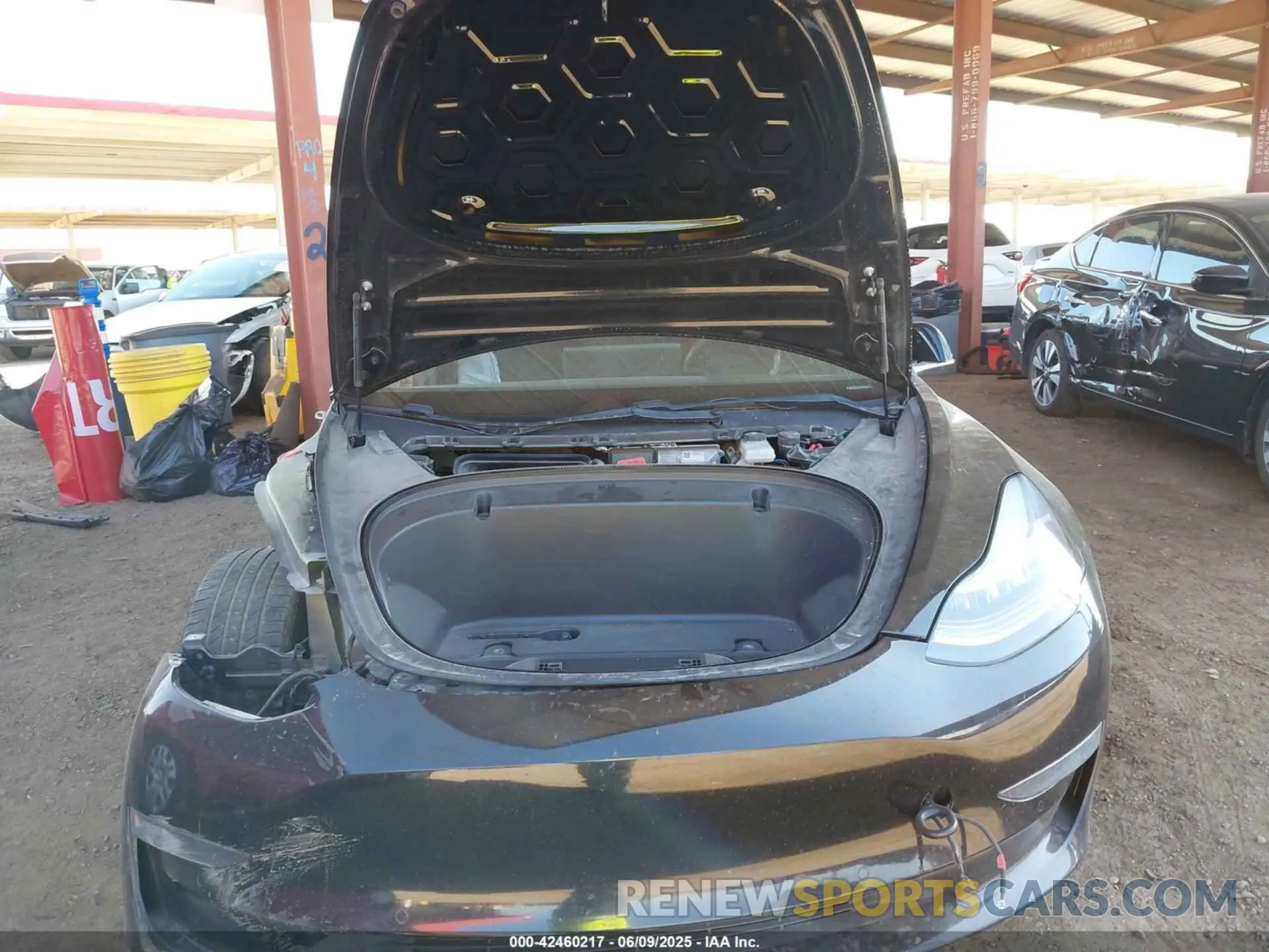 10 Photograph of a damaged car 5YJ3E1EA2LF609232 TESLA MODEL 3 2020