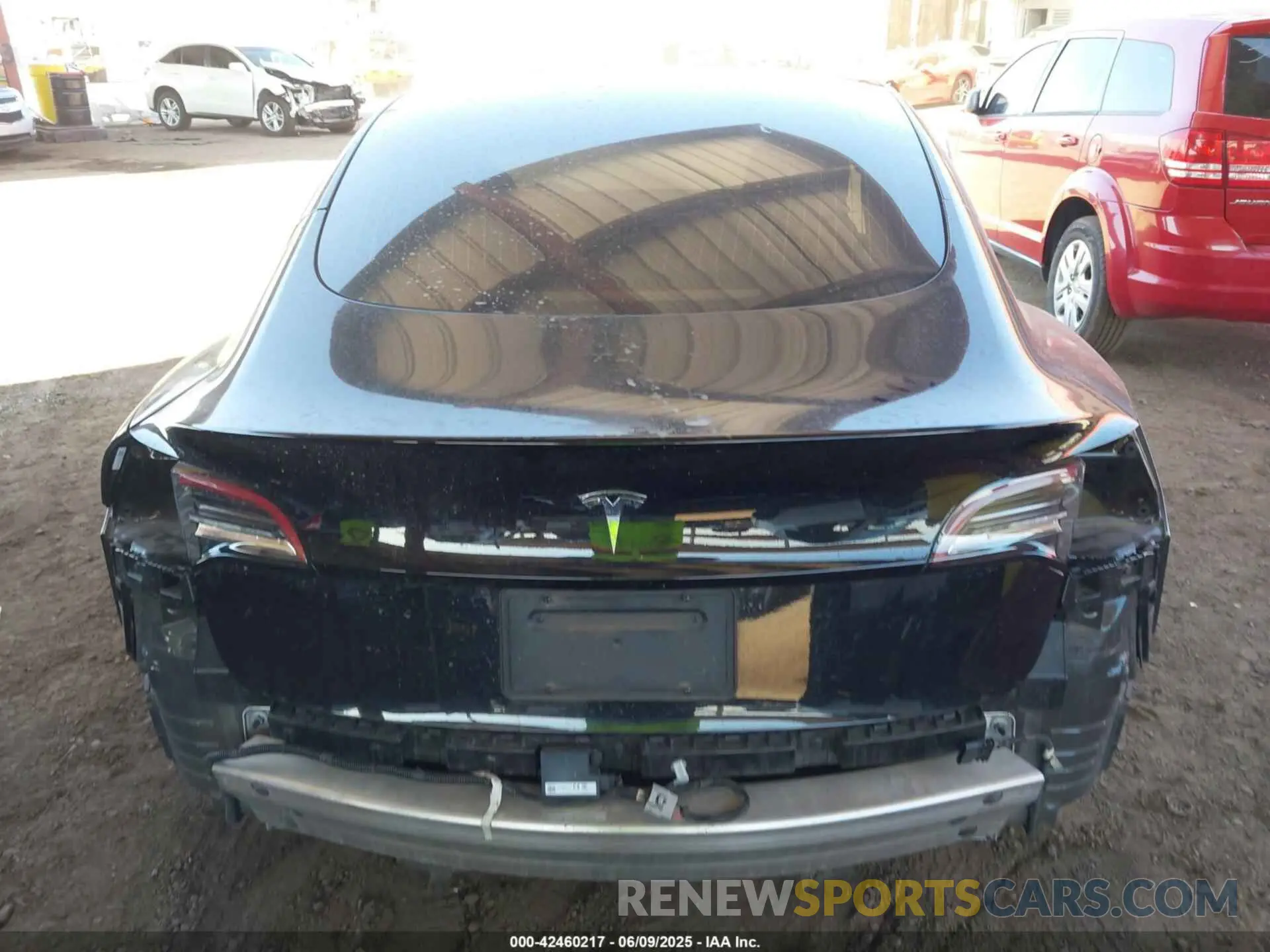 17 Photograph of a damaged car 5YJ3E1EA2LF609232 TESLA MODEL 3 2020