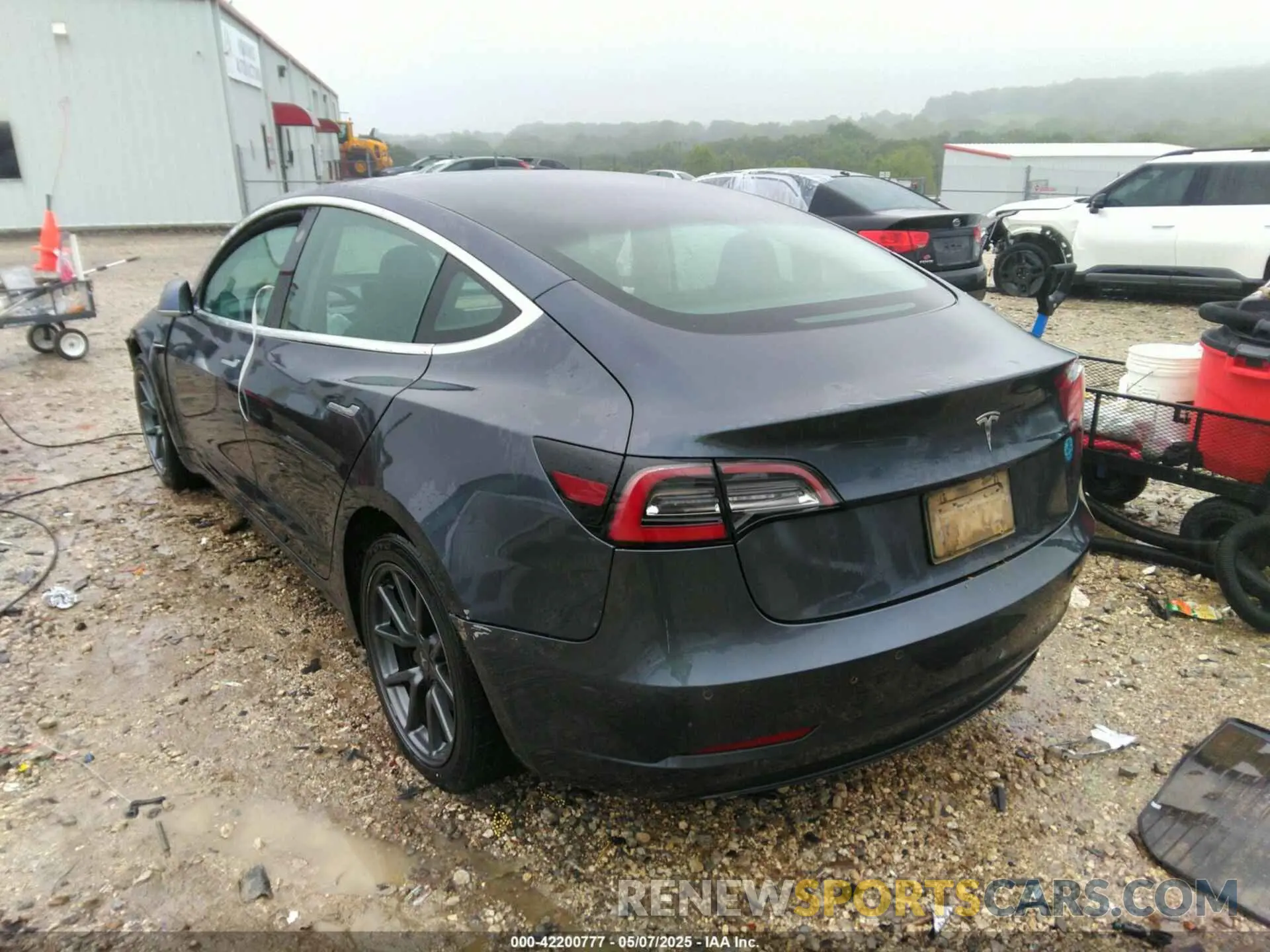 3 Photograph of a damaged car 5YJ3E1EA2LF611448 TESLA MODEL 3 2020