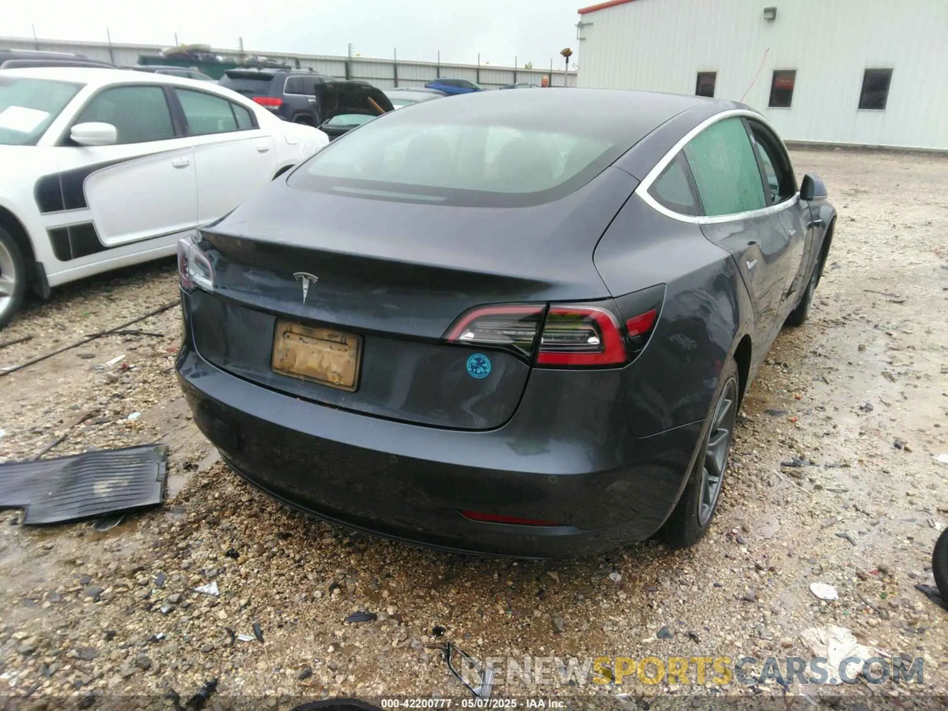 4 Photograph of a damaged car 5YJ3E1EA2LF611448 TESLA MODEL 3 2020