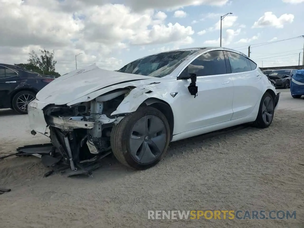 1 Photograph of a damaged car 5YJ3E1EA2LF632171 TESLA MODEL 3 2020