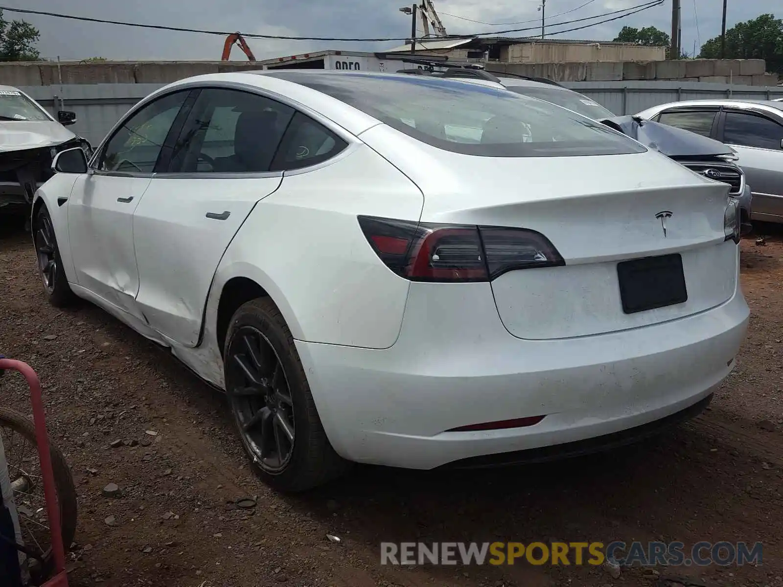 3 Photograph of a damaged car 5YJ3E1EA2LF632395 TESLA MODEL 3 2020