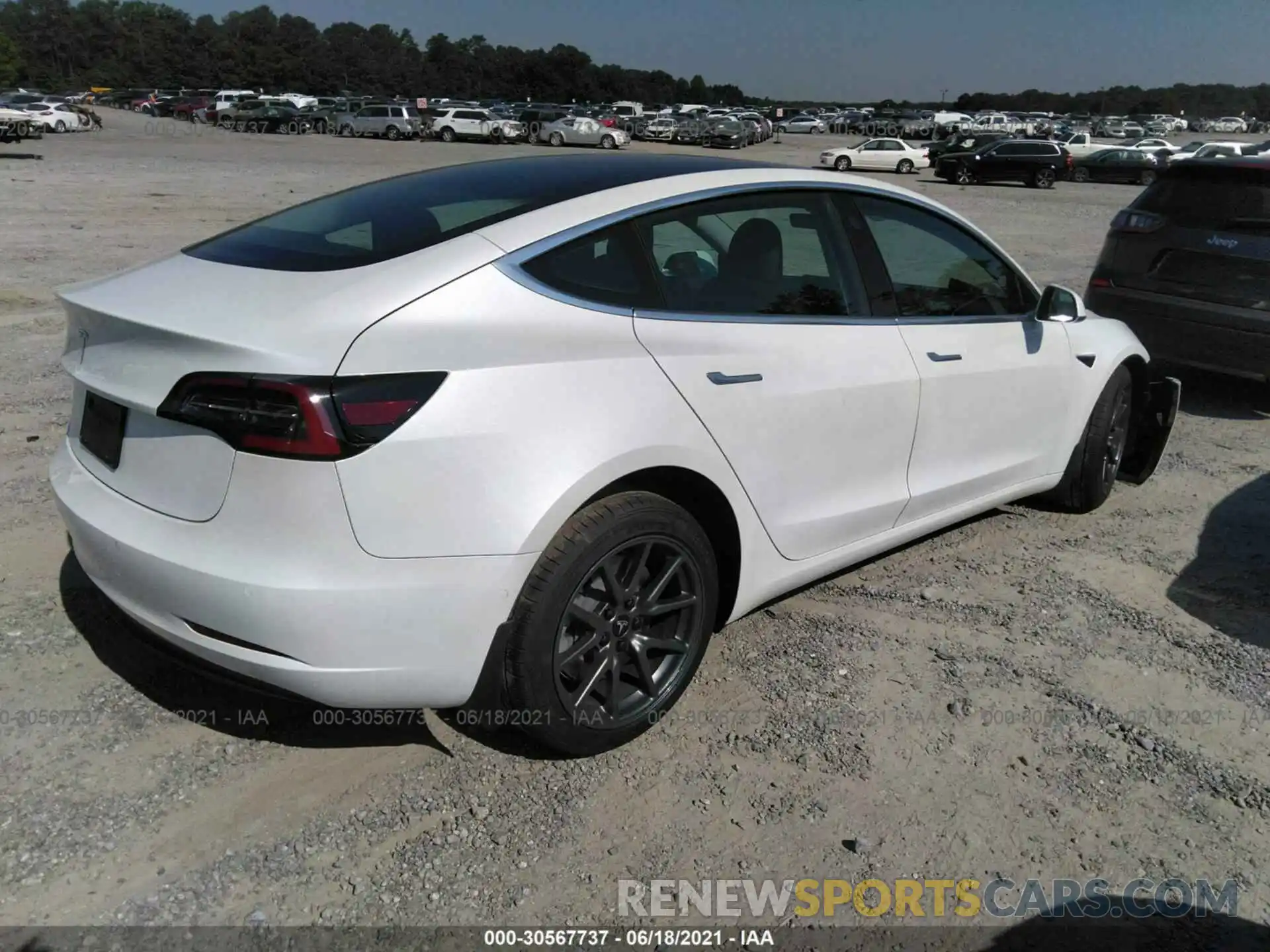 4 Photograph of a damaged car 5YJ3E1EA2LF632946 TESLA MODEL 3 2020