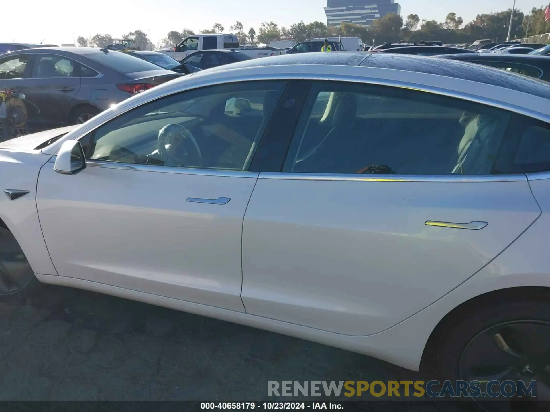 15 Photograph of a damaged car 5YJ3E1EA2LF633031 TESLA MODEL 3 2020