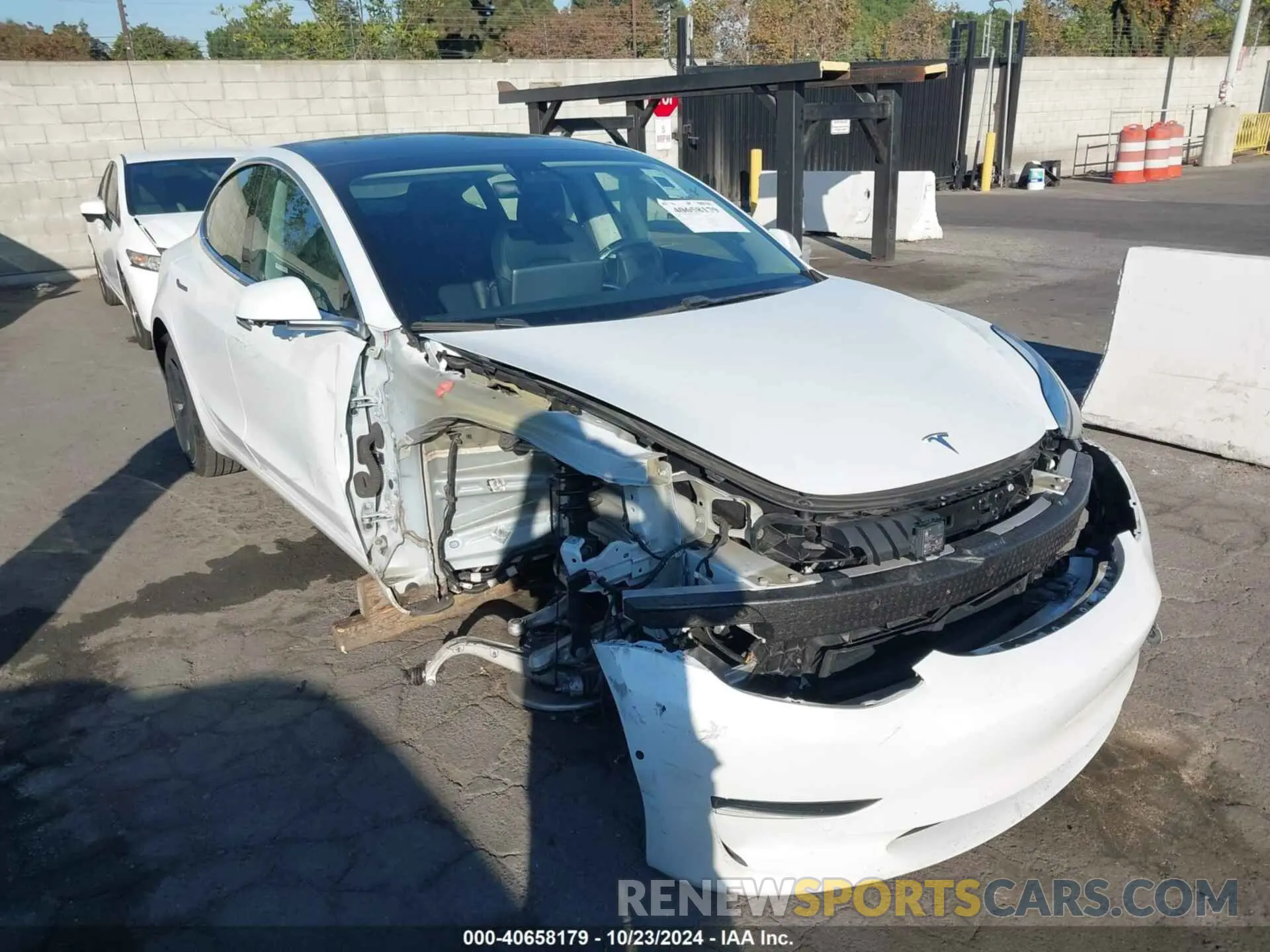 6 Photograph of a damaged car 5YJ3E1EA2LF633031 TESLA MODEL 3 2020