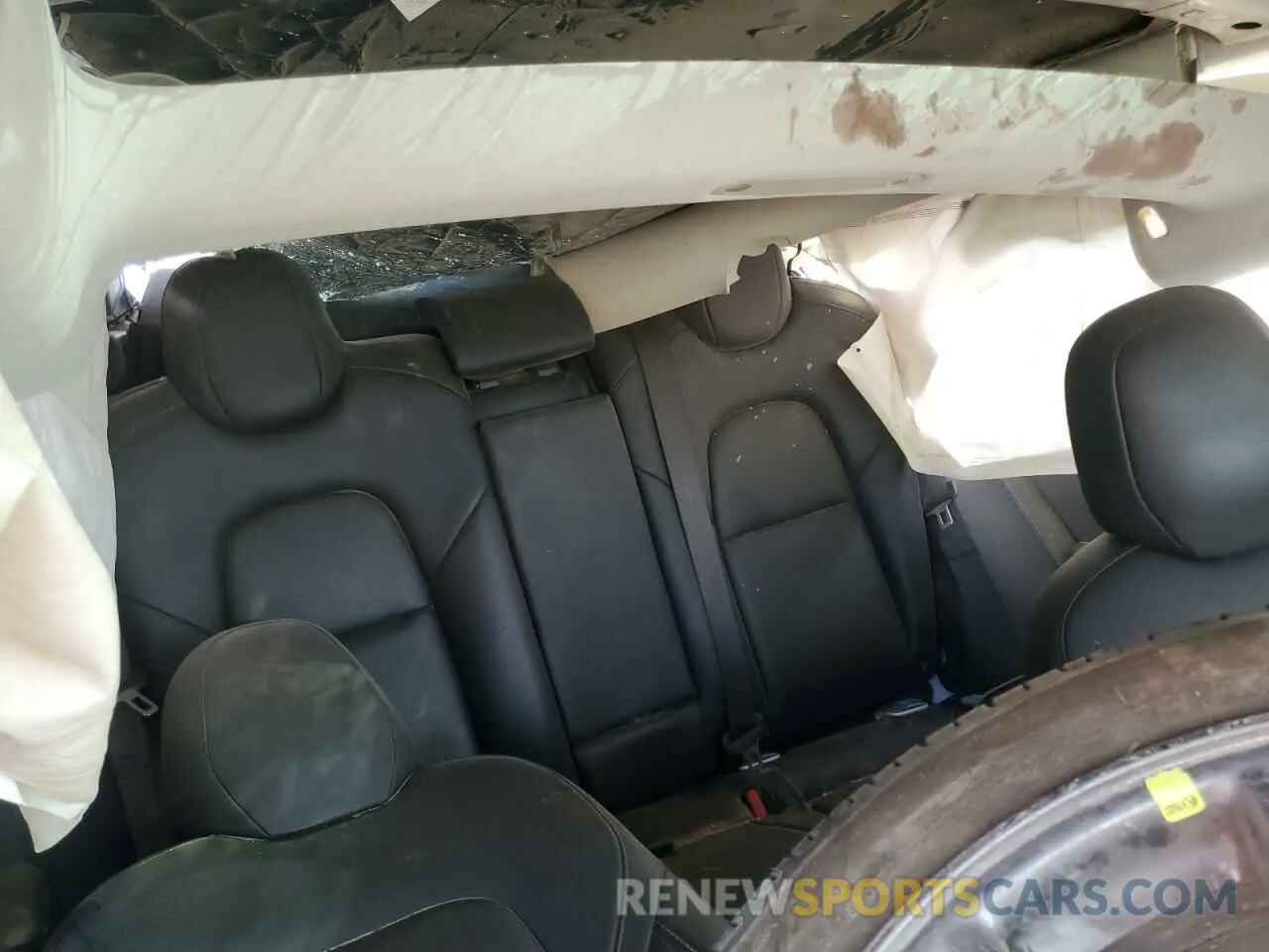 10 Photograph of a damaged car 5YJ3E1EA2LF633241 TESLA MODEL 3 2020