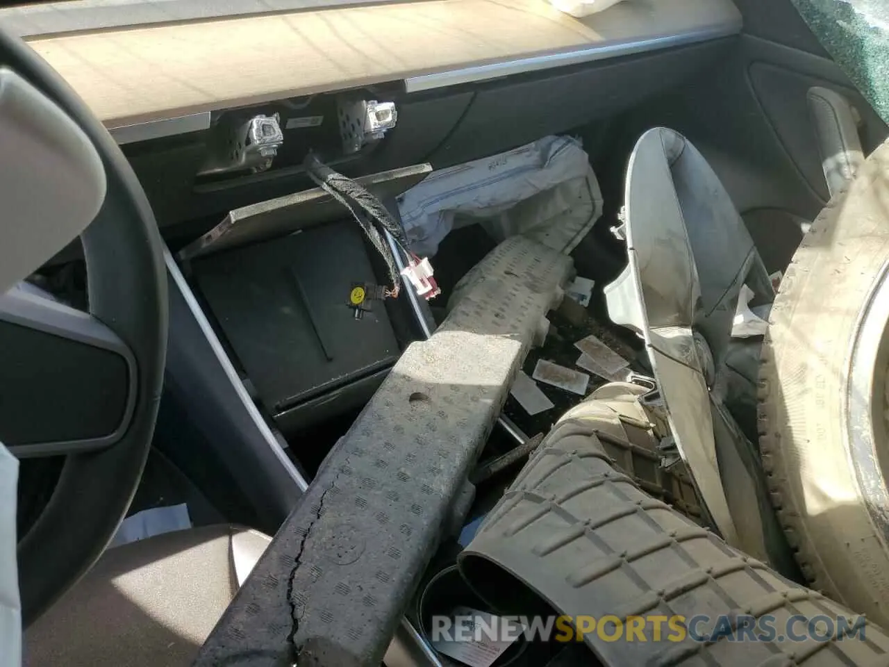 9 Photograph of a damaged car 5YJ3E1EA2LF633241 TESLA MODEL 3 2020
