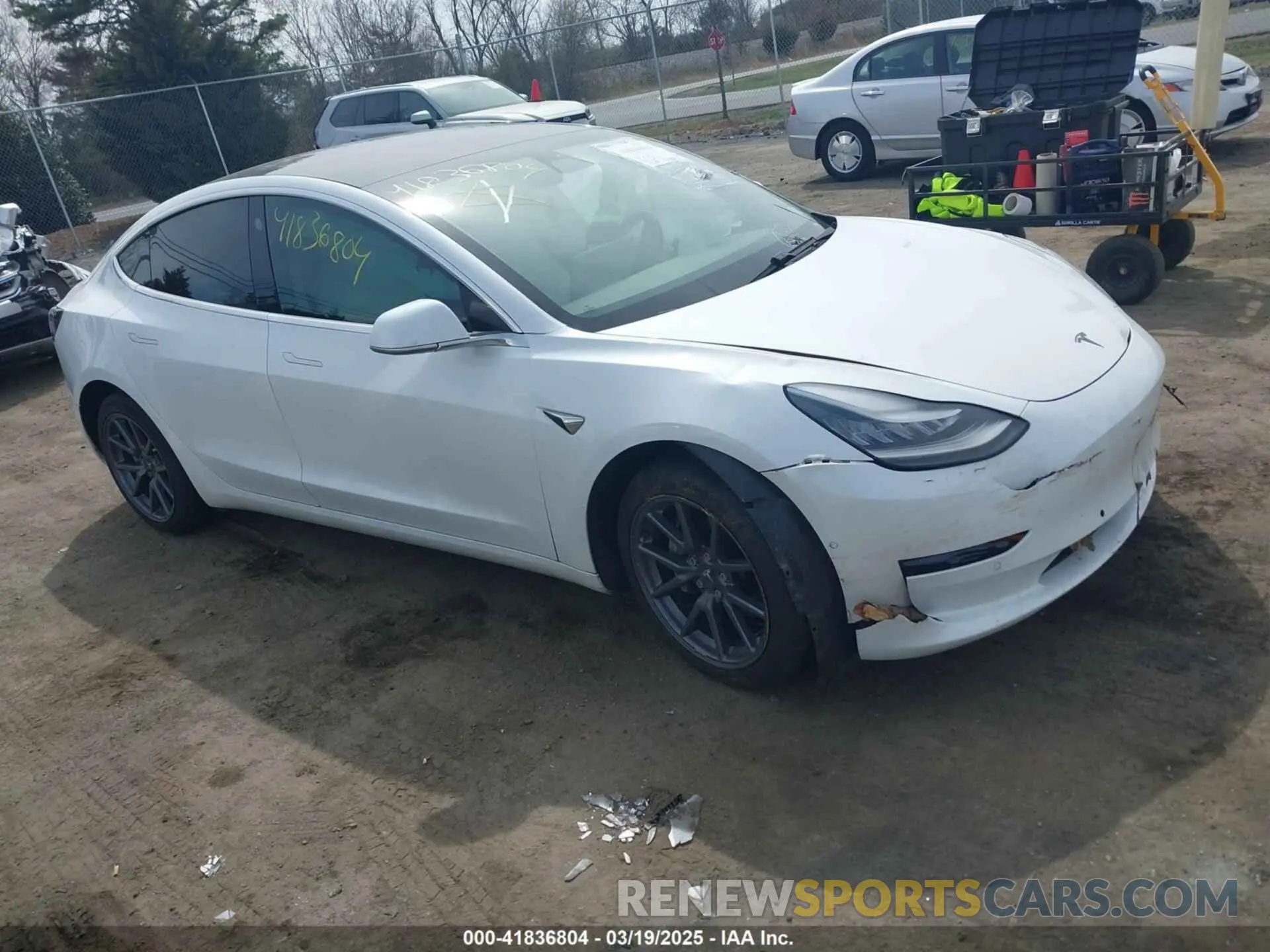 1 Photograph of a damaged car 5YJ3E1EA2LF634678 TESLA MODEL 3 2020