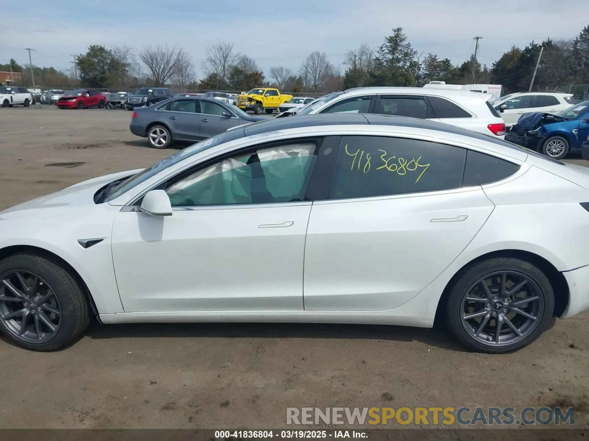 14 Photograph of a damaged car 5YJ3E1EA2LF634678 TESLA MODEL 3 2020