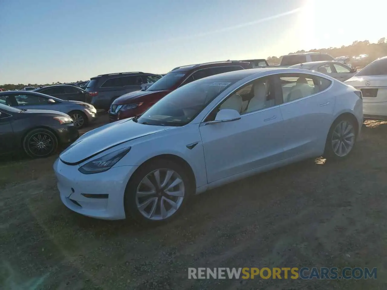 1 Photograph of a damaged car 5YJ3E1EA2LF634986 TESLA MODEL 3 2020
