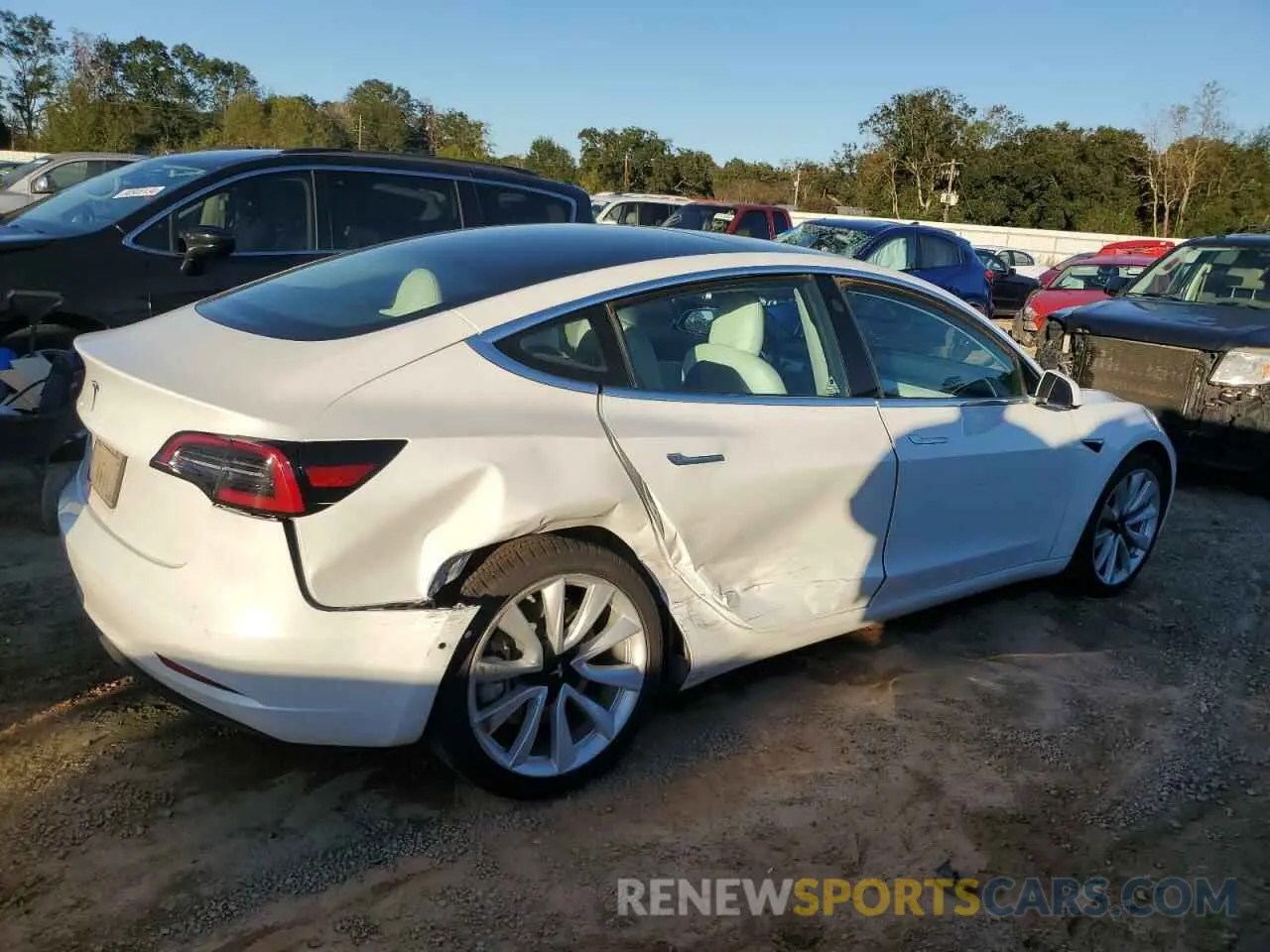 3 Photograph of a damaged car 5YJ3E1EA2LF634986 TESLA MODEL 3 2020