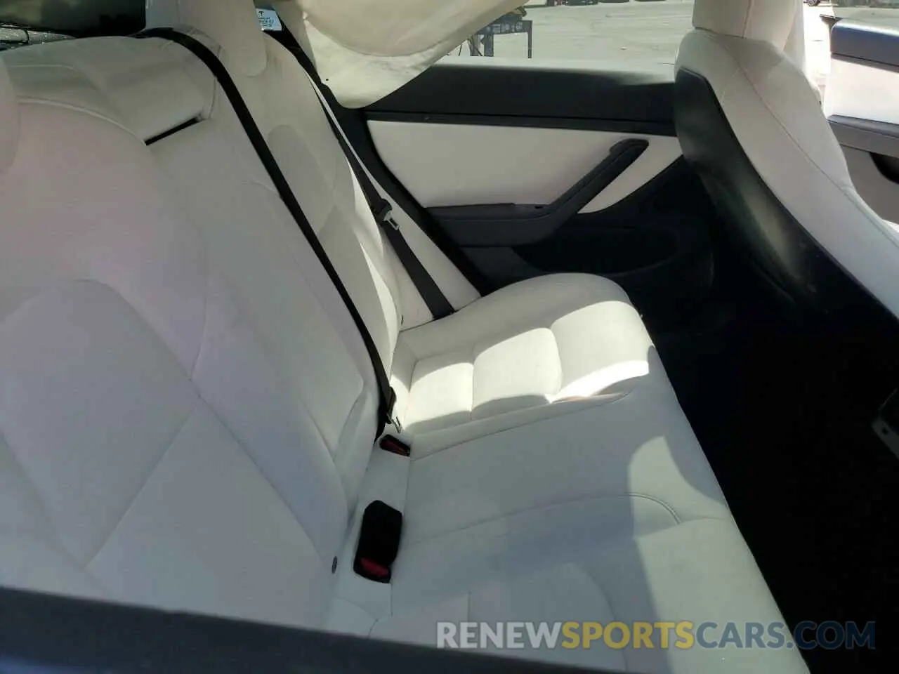 10 Photograph of a damaged car 5YJ3E1EA2LF635023 TESLA MODEL 3 2020