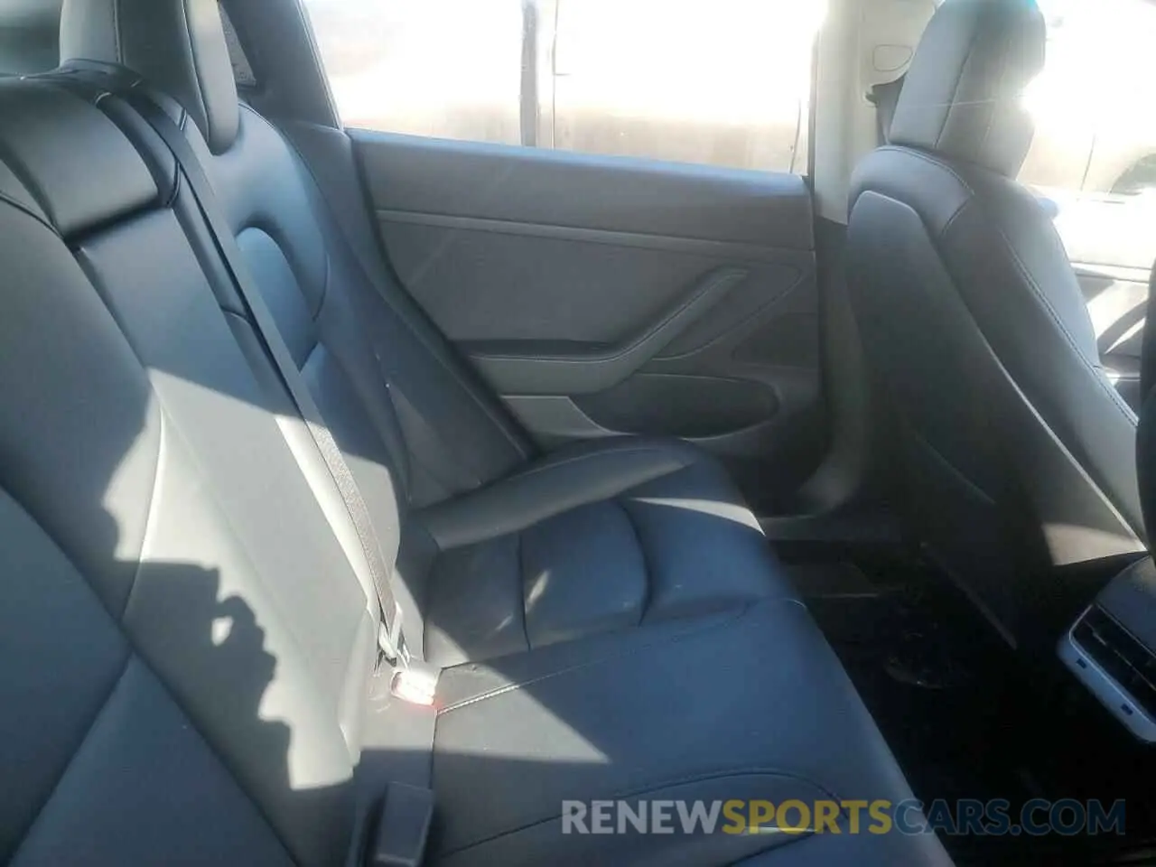 10 Photograph of a damaged car 5YJ3E1EA2LF658205 TESLA MODEL 3 2020