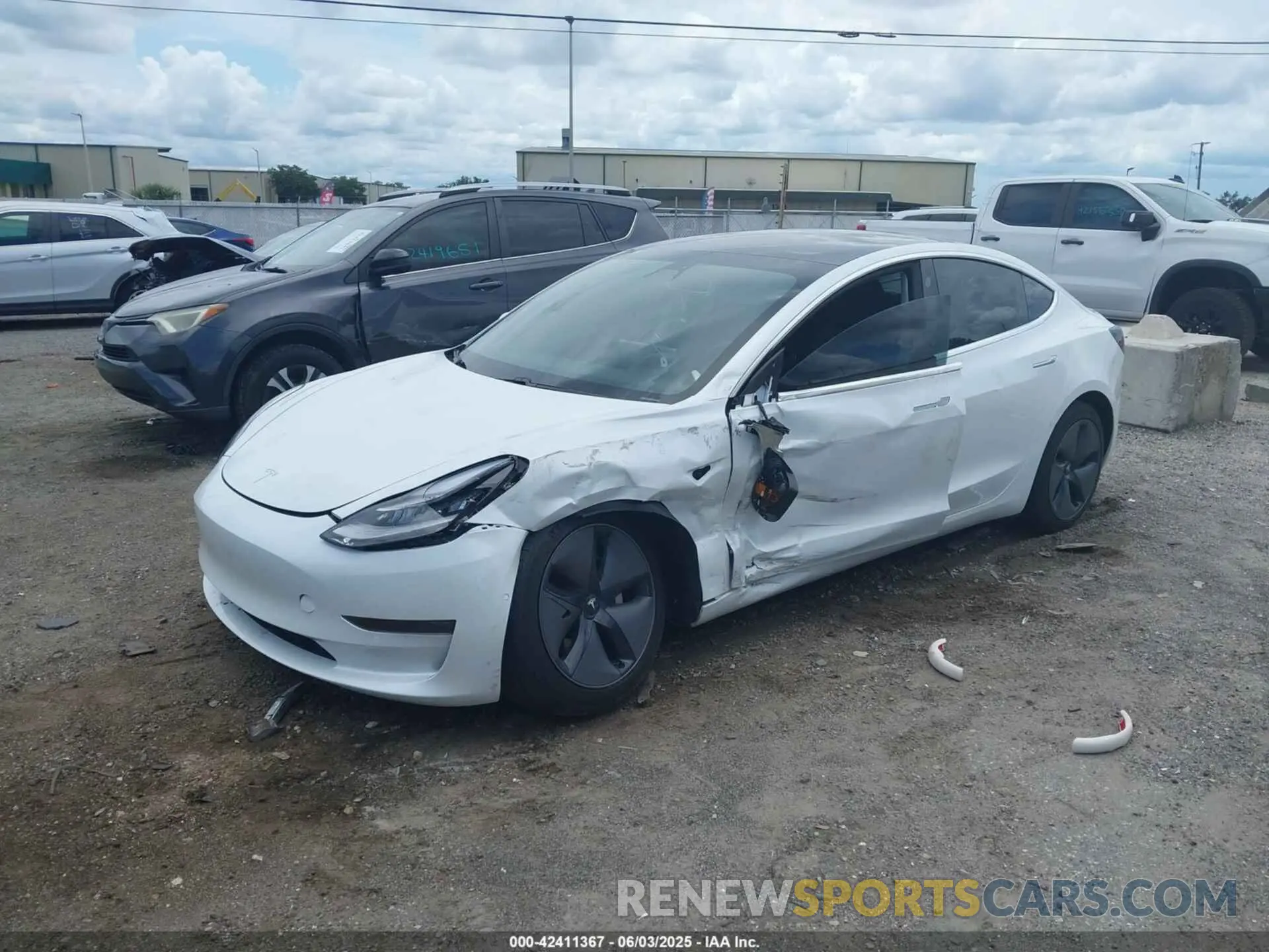 2 Photograph of a damaged car 5YJ3E1EA2LF659760 TESLA MODEL 3 2020