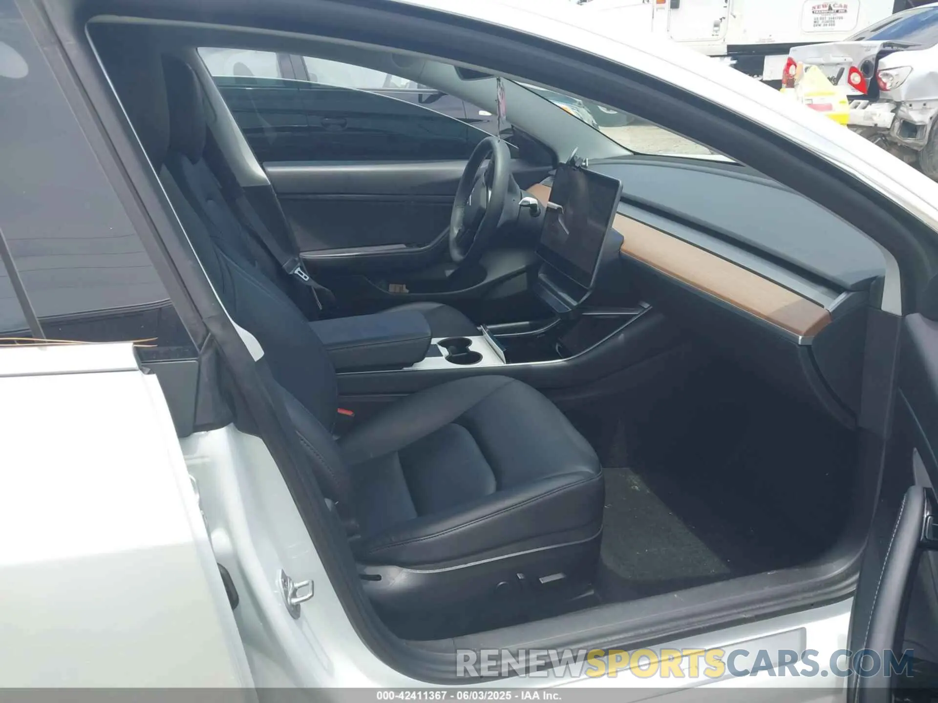 5 Photograph of a damaged car 5YJ3E1EA2LF659760 TESLA MODEL 3 2020
