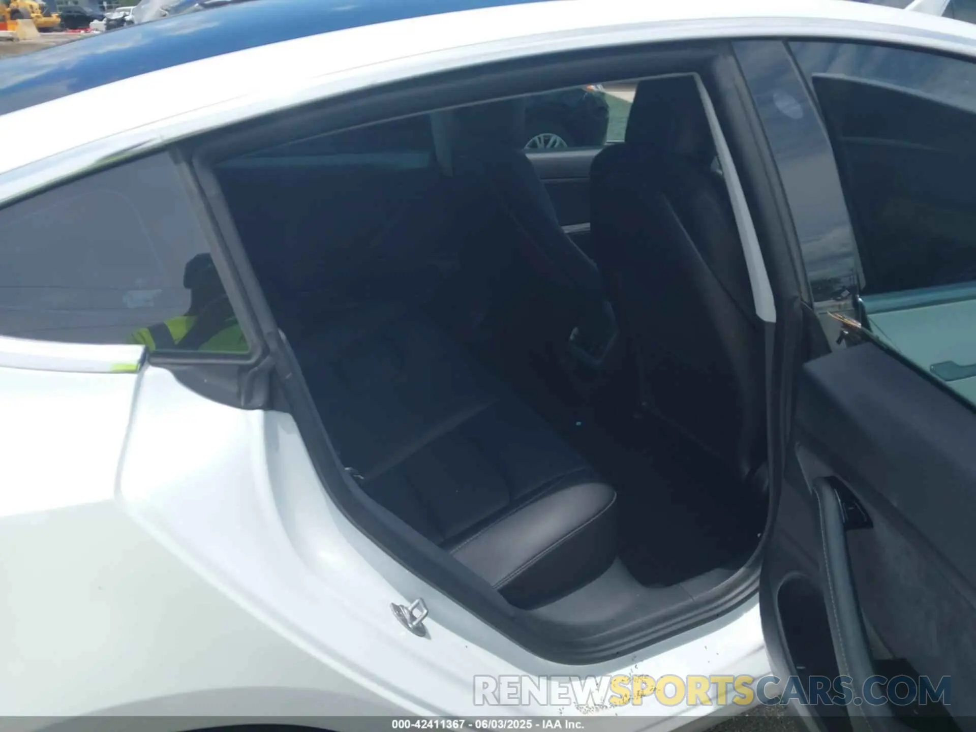 8 Photograph of a damaged car 5YJ3E1EA2LF659760 TESLA MODEL 3 2020