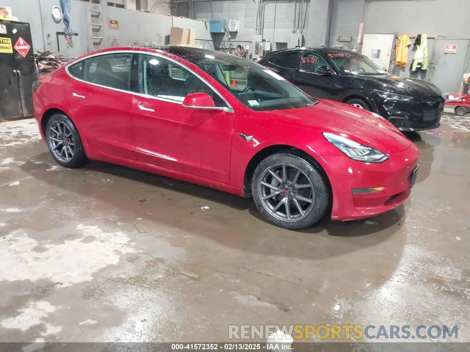 1 Photograph of a damaged car 5YJ3E1EA2LF705670 TESLA MODEL 3 2020