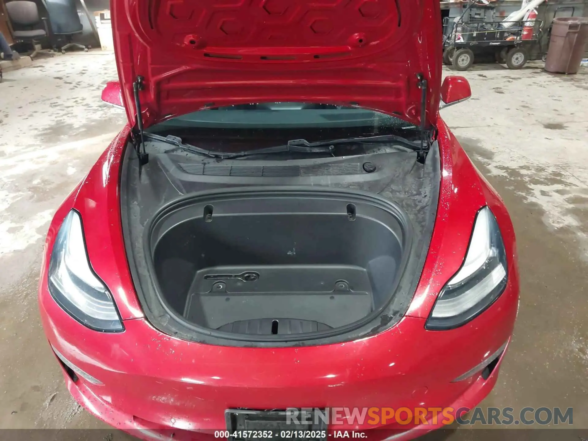 10 Photograph of a damaged car 5YJ3E1EA2LF705670 TESLA MODEL 3 2020