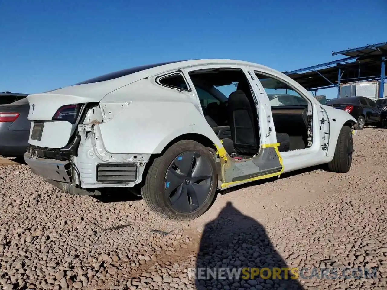 3 Photograph of a damaged car 5YJ3E1EA2LF706186 TESLA MODEL 3 2020