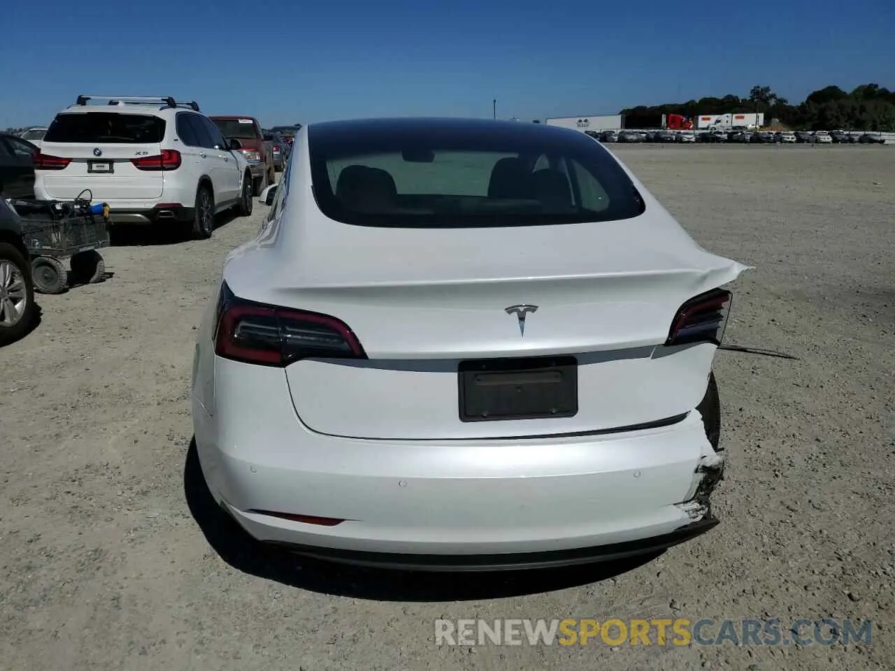 6 Photograph of a damaged car 5YJ3E1EA2LF709184 TESLA MODEL 3 2020