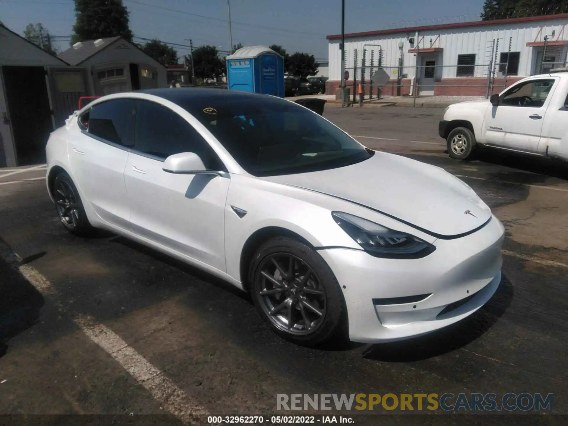 1 Photograph of a damaged car 5YJ3E1EA2LF737762 TESLA MODEL 3 2020