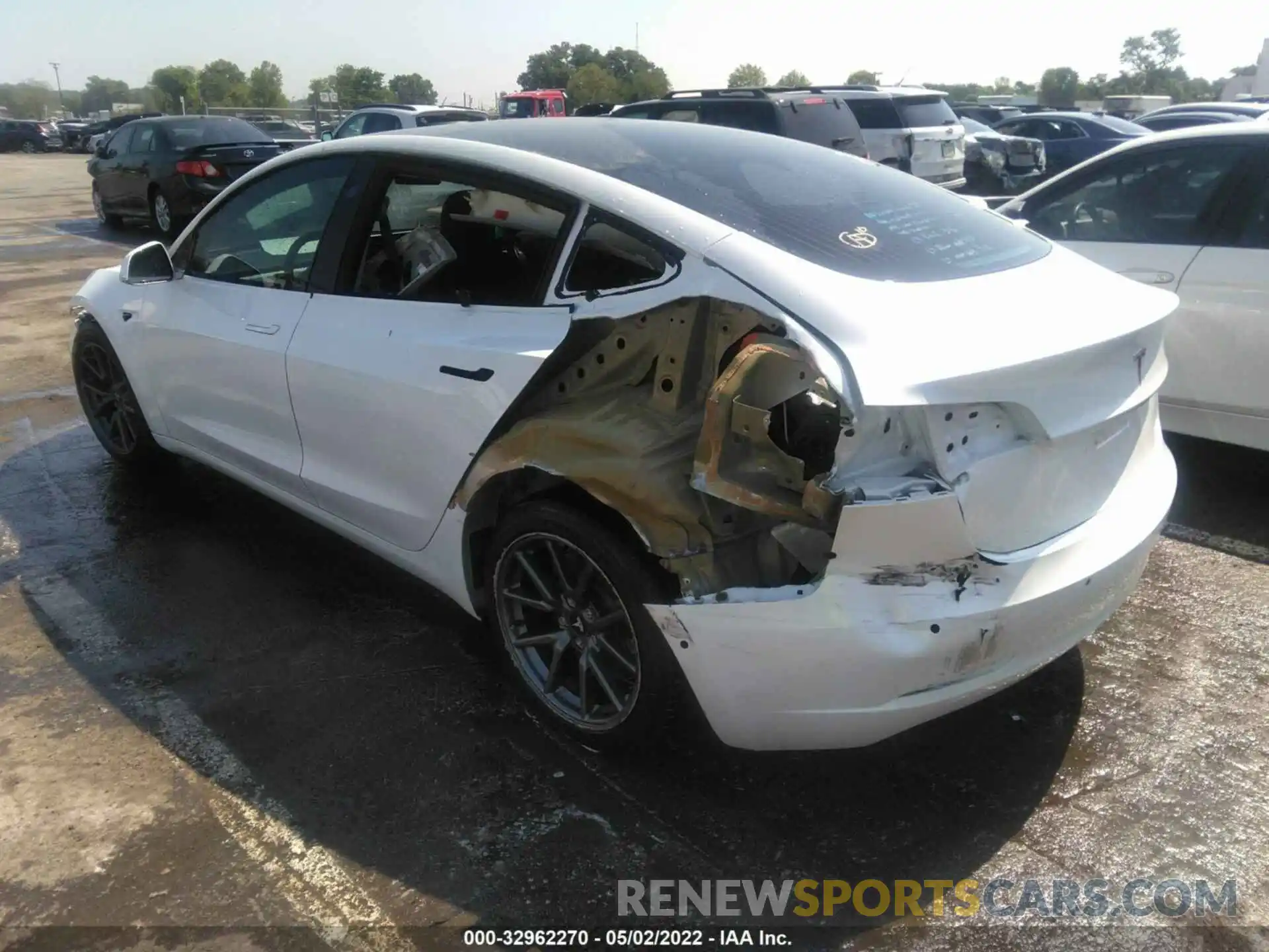 3 Photograph of a damaged car 5YJ3E1EA2LF737762 TESLA MODEL 3 2020