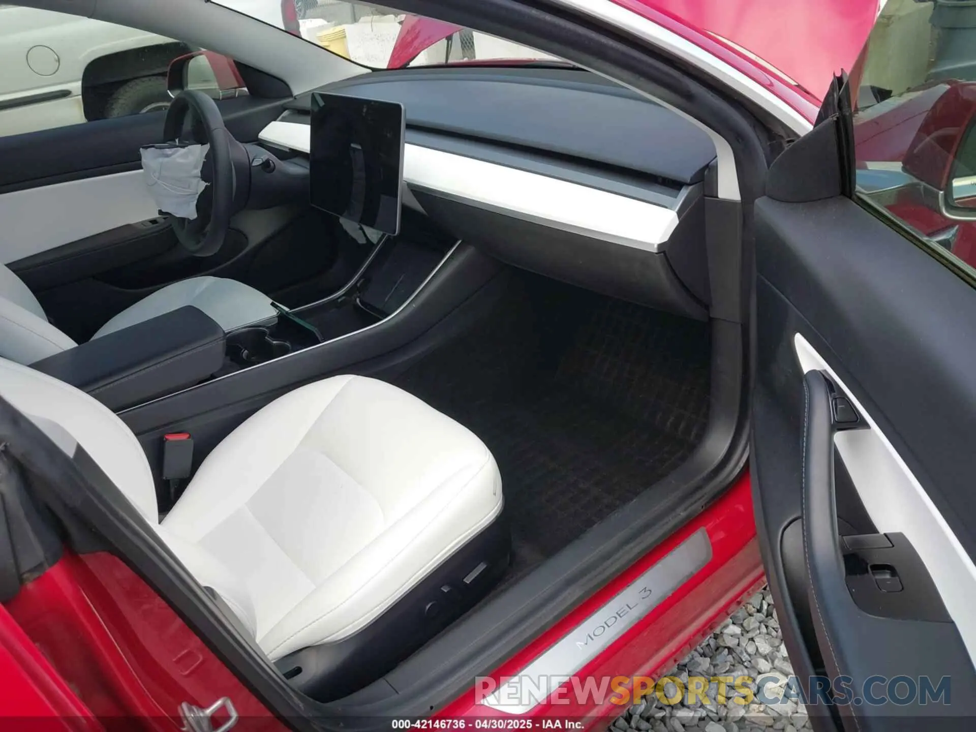 5 Photograph of a damaged car 5YJ3E1EA2LF738149 TESLA MODEL 3 2020