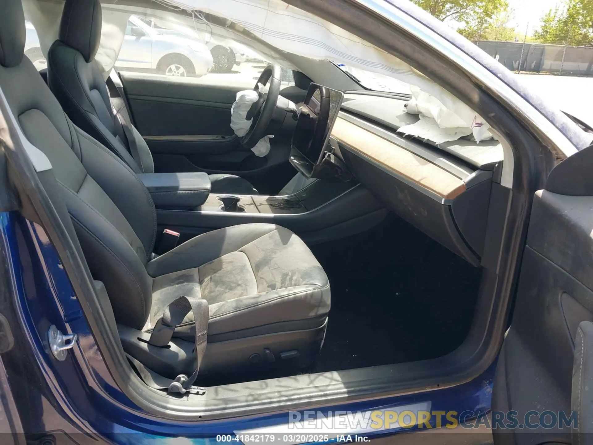 5 Photograph of a damaged car 5YJ3E1EA2LF739866 TESLA MODEL 3 2020