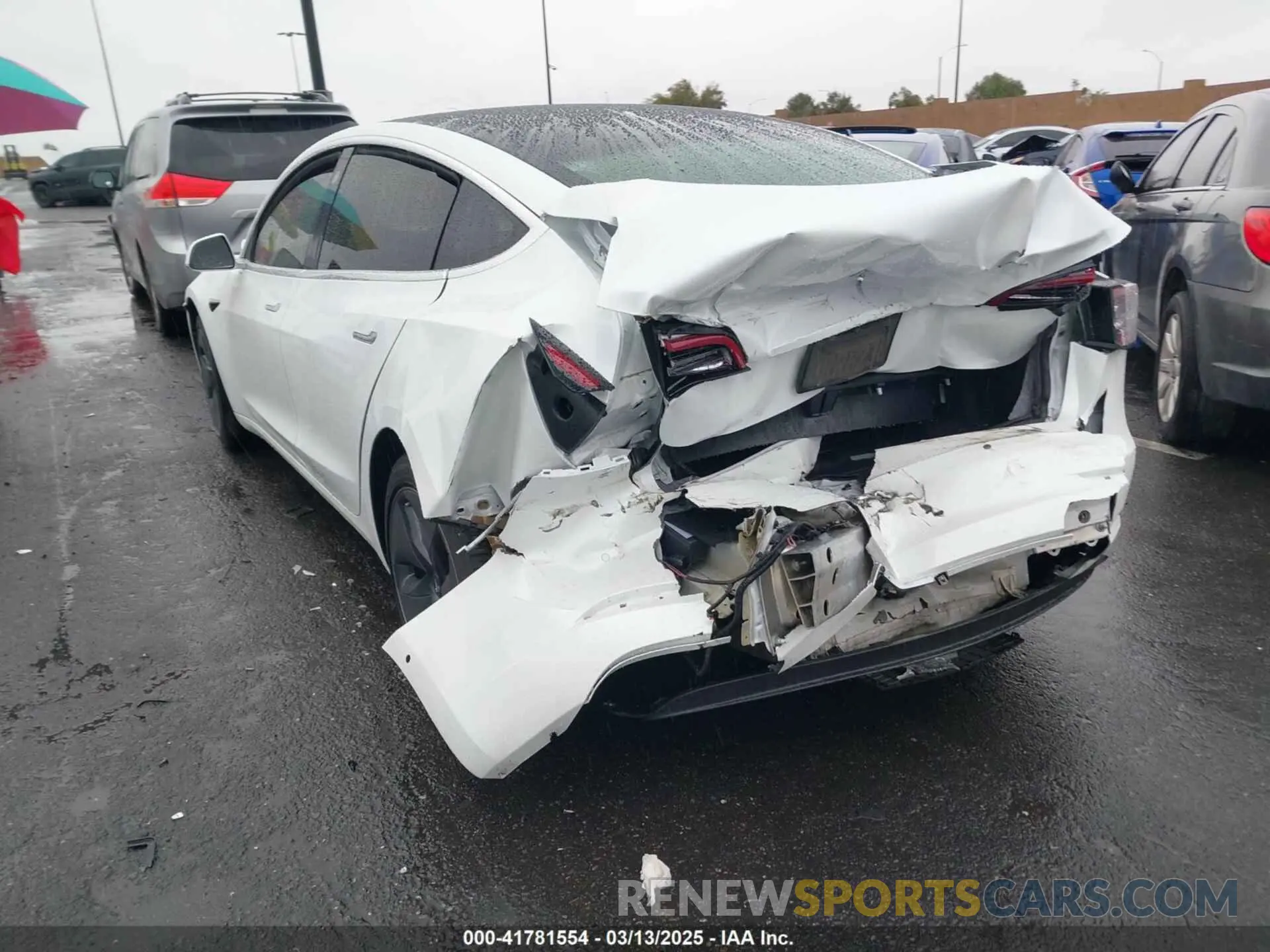 3 Photograph of a damaged car 5YJ3E1EA2LF740225 TESLA MODEL 3 2020