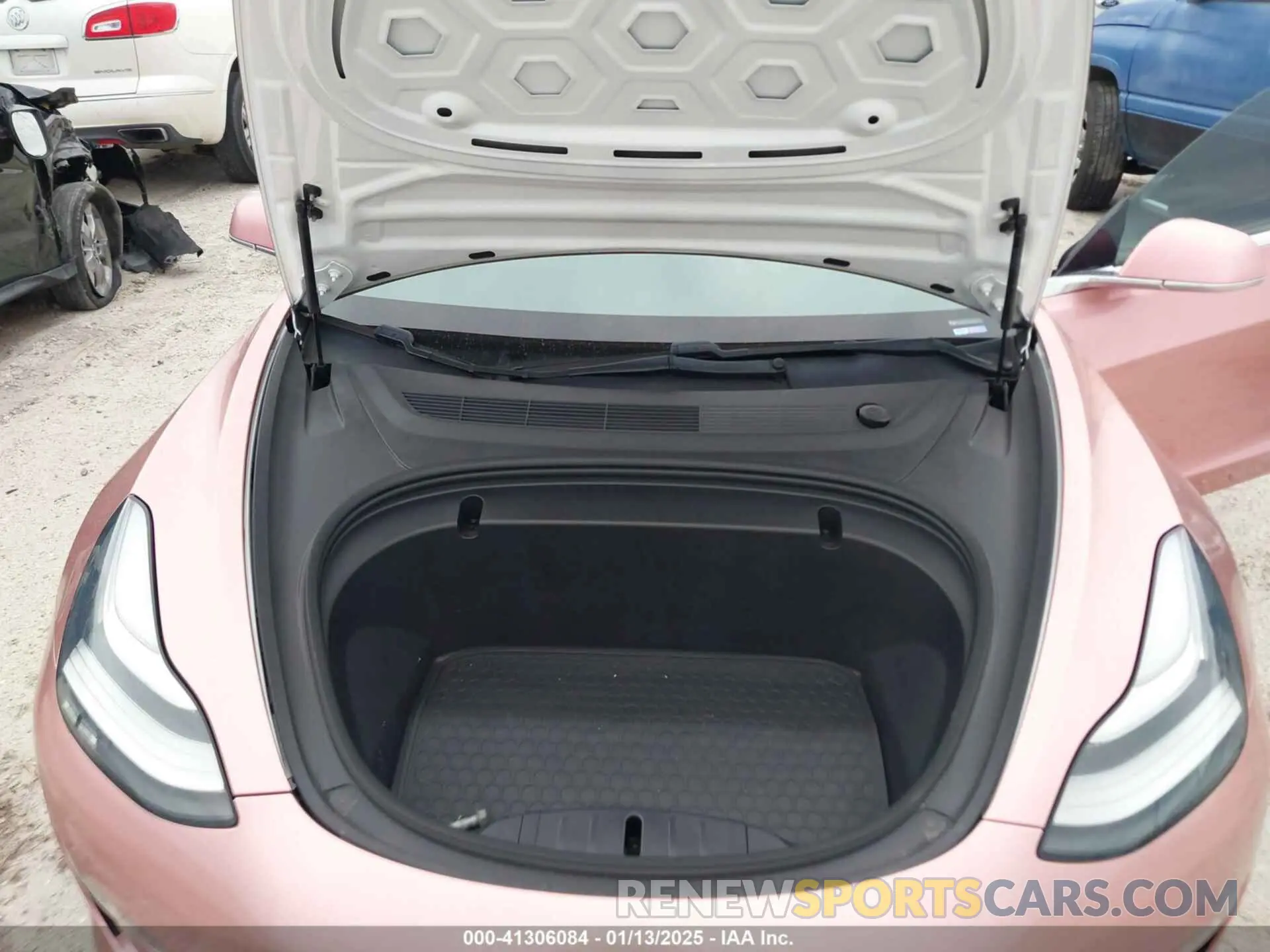 10 Photograph of a damaged car 5YJ3E1EA2LF740984 TESLA MODEL 3 2020