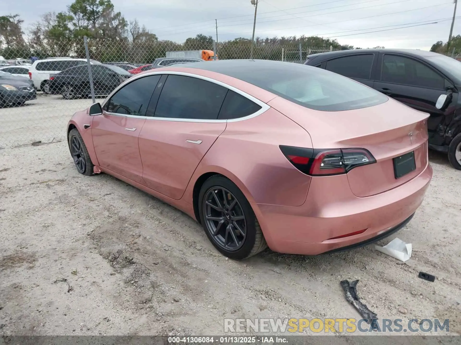 3 Photograph of a damaged car 5YJ3E1EA2LF740984 TESLA MODEL 3 2020