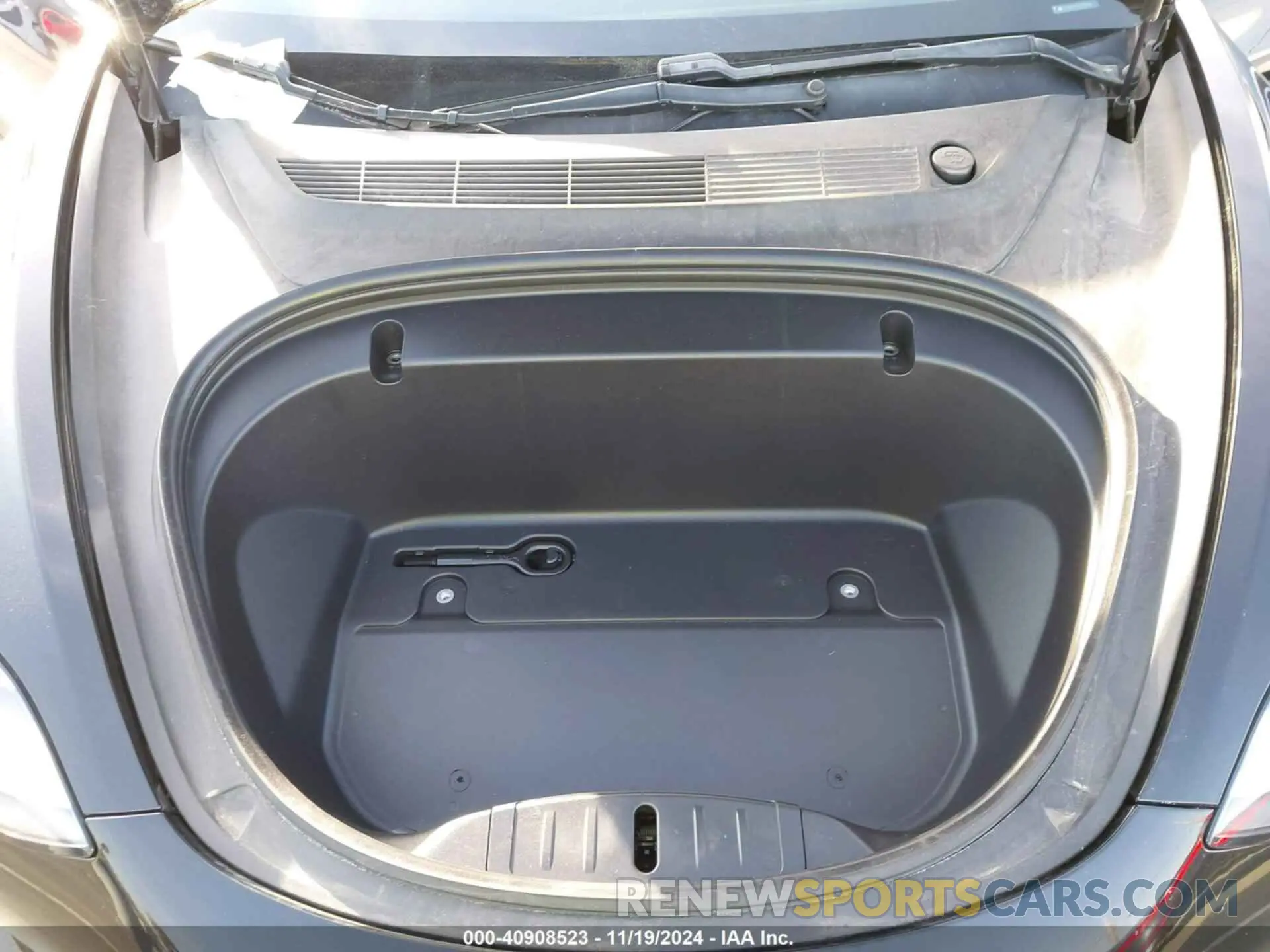 10 Photograph of a damaged car 5YJ3E1EA2LF745974 TESLA MODEL 3 2020
