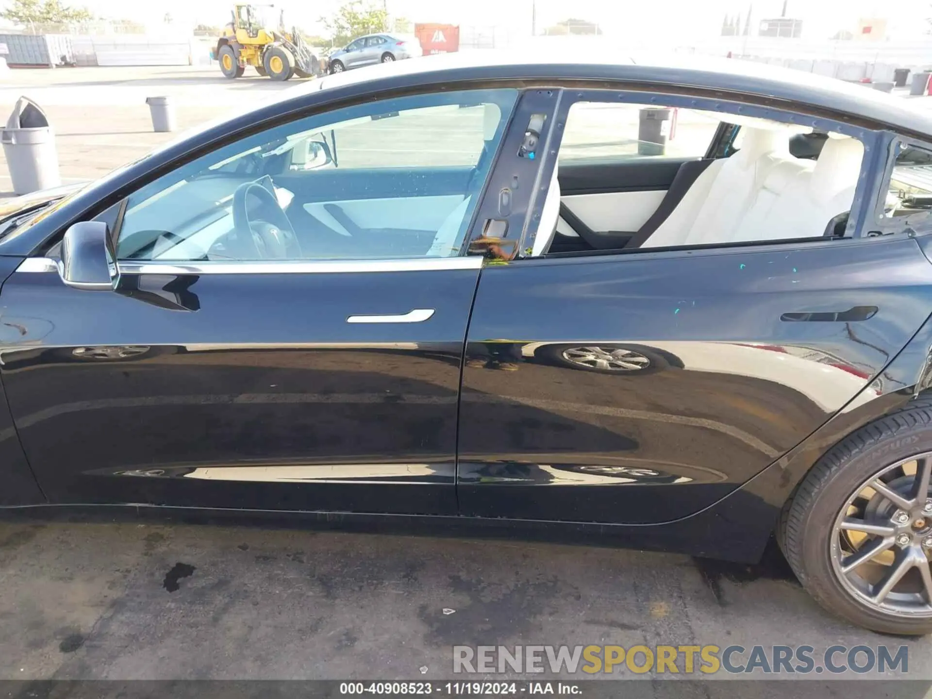 15 Photograph of a damaged car 5YJ3E1EA2LF745974 TESLA MODEL 3 2020