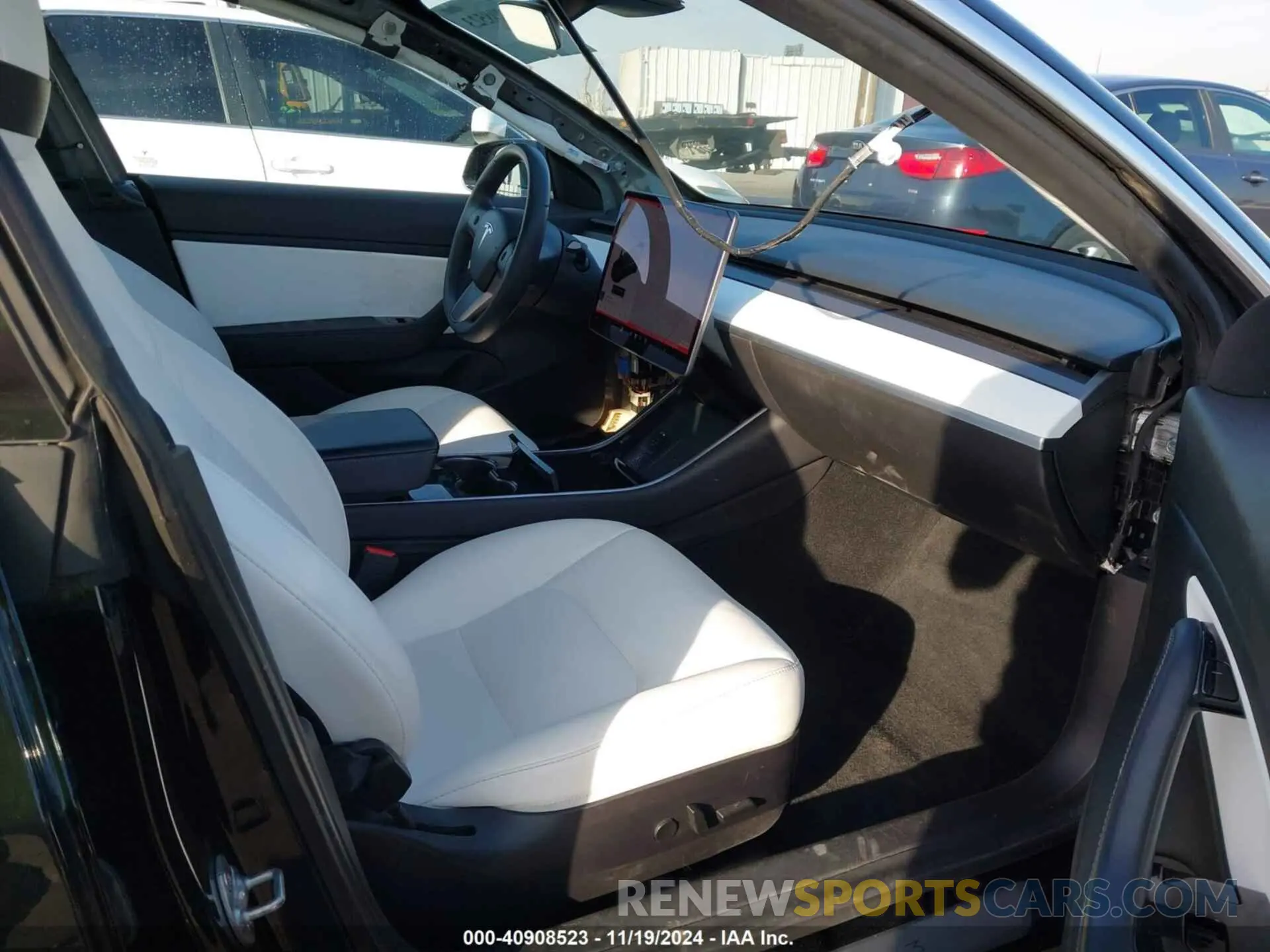 5 Photograph of a damaged car 5YJ3E1EA2LF745974 TESLA MODEL 3 2020