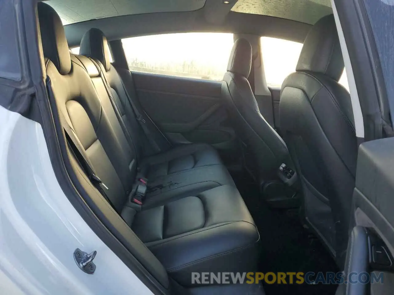 10 Photograph of a damaged car 5YJ3E1EA2LF783706 TESLA MODEL 3 2020