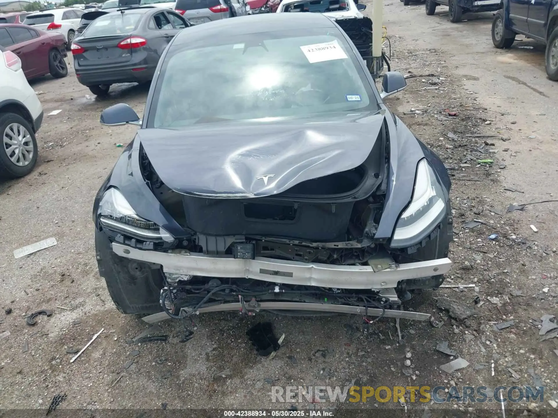 12 Photograph of a damaged car 5YJ3E1EA2LF783785 TESLA MODEL 3 2020