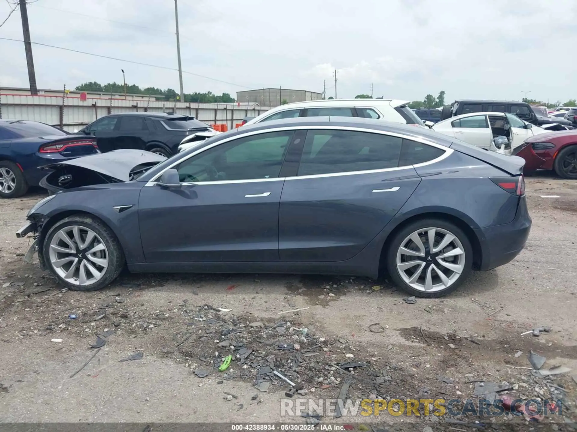 14 Photograph of a damaged car 5YJ3E1EA2LF783785 TESLA MODEL 3 2020