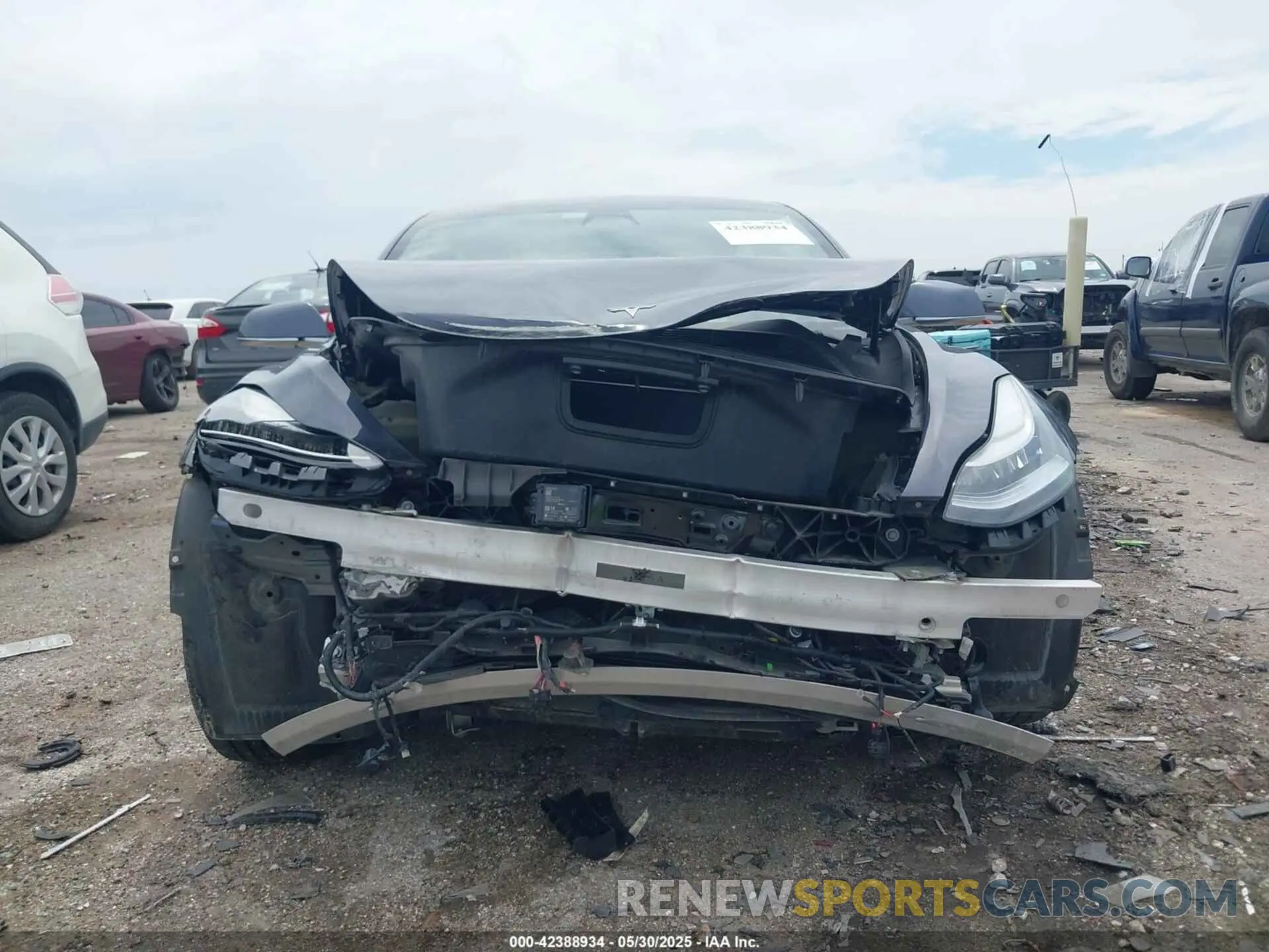 6 Photograph of a damaged car 5YJ3E1EA2LF783785 TESLA MODEL 3 2020
