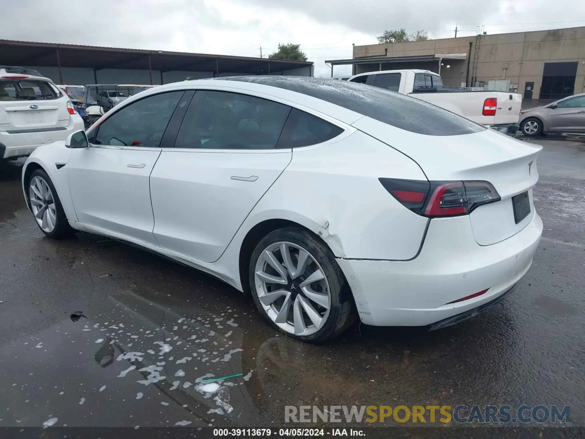 3 Photograph of a damaged car 5YJ3E1EA2LF784418 TESLA MODEL 3 2020