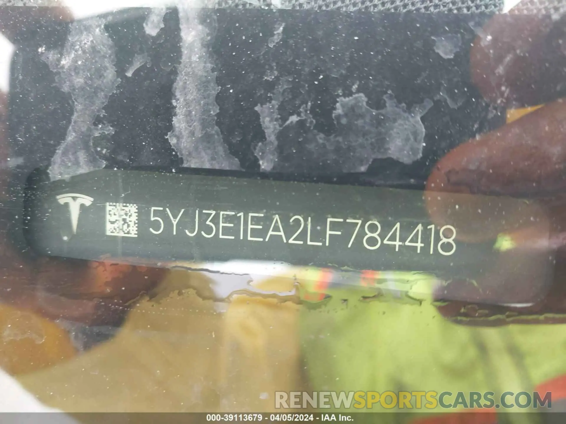 9 Photograph of a damaged car 5YJ3E1EA2LF784418 TESLA MODEL 3 2020