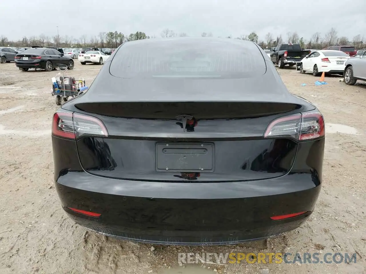 6 Photograph of a damaged car 5YJ3E1EA2LF796584 TESLA MODEL 3 2020