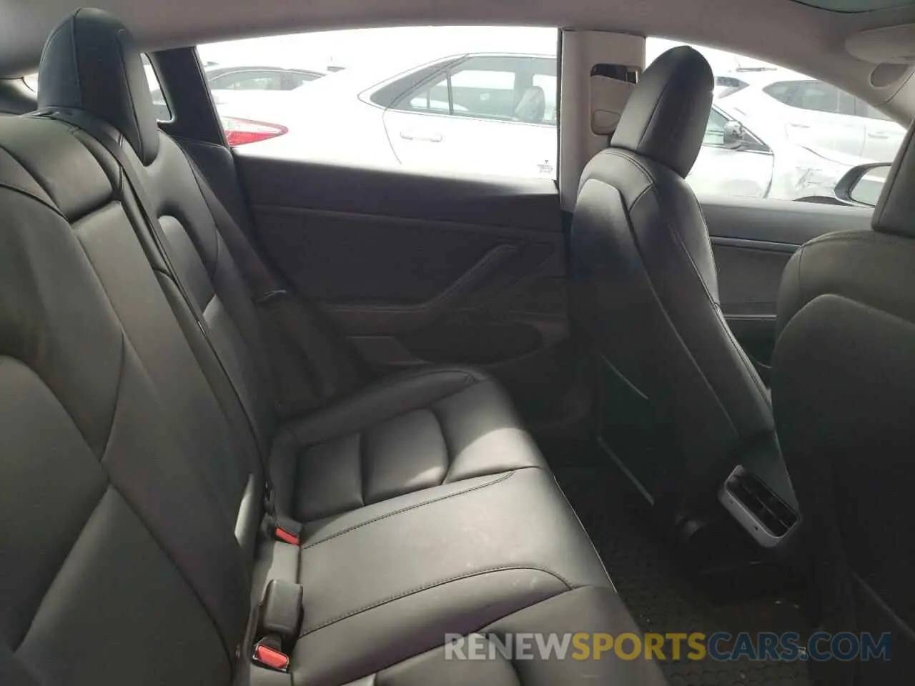 10 Photograph of a damaged car 5YJ3E1EA2LF796780 TESLA MODEL 3 2020