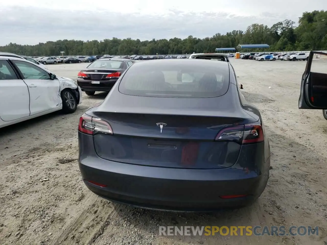 6 Photograph of a damaged car 5YJ3E1EA2LF796780 TESLA MODEL 3 2020
