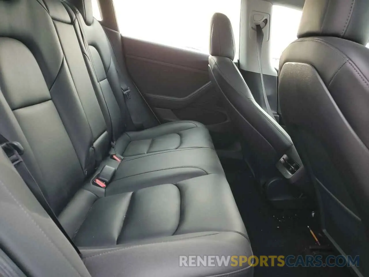 10 Photograph of a damaged car 5YJ3E1EA2LF799632 TESLA MODEL 3 2020