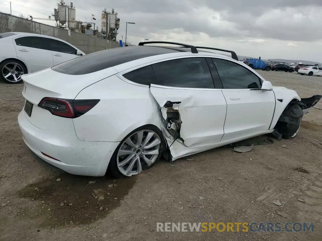 3 Photograph of a damaged car 5YJ3E1EA2LF806434 TESLA MODEL 3 2020