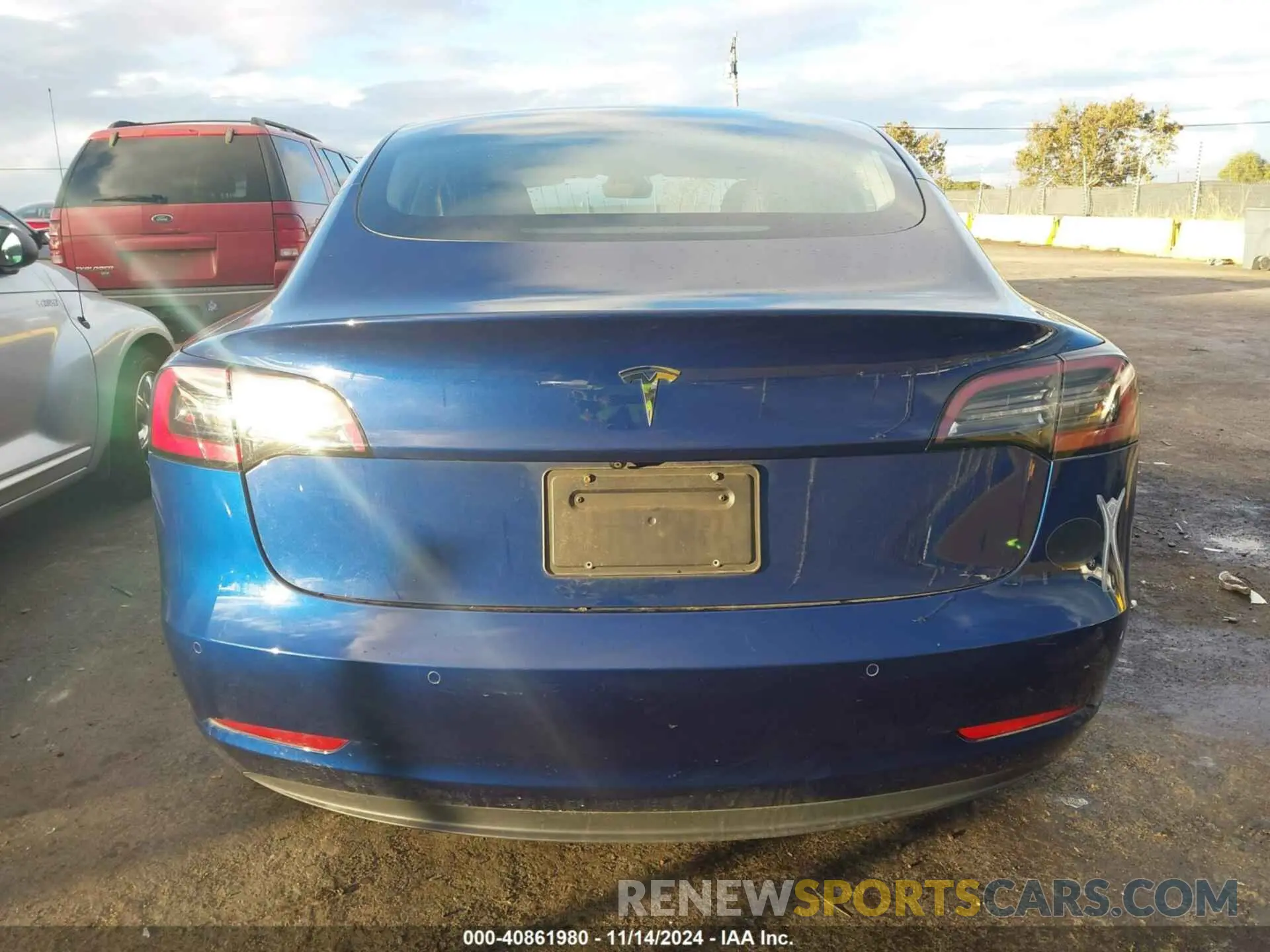16 Photograph of a damaged car 5YJ3E1EA2LF807941 TESLA MODEL 3 2020