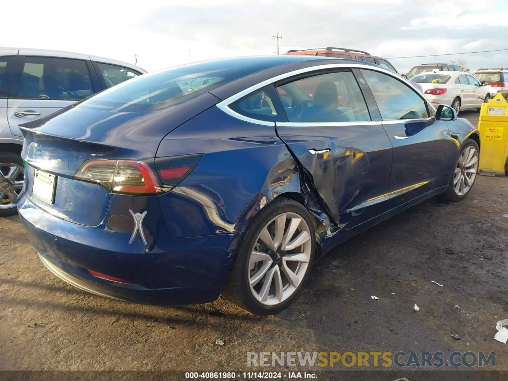 4 Photograph of a damaged car 5YJ3E1EA2LF807941 TESLA MODEL 3 2020
